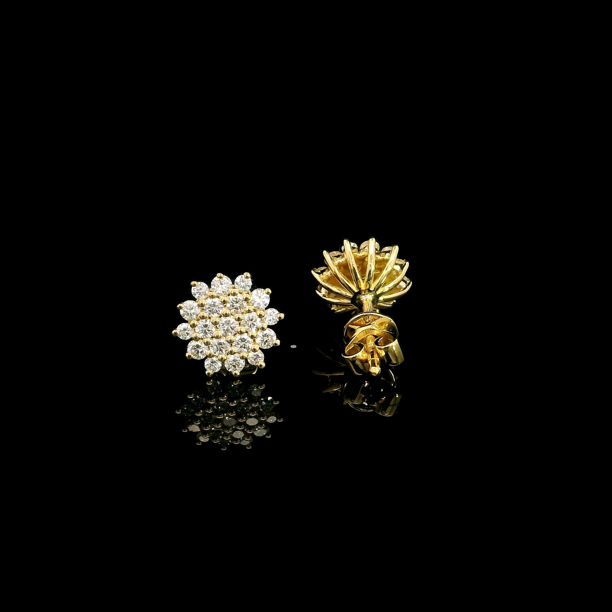 18K Yellow Gold Diamond Cluster Stud Earrings with 0.68 Carat Natural Diamonds