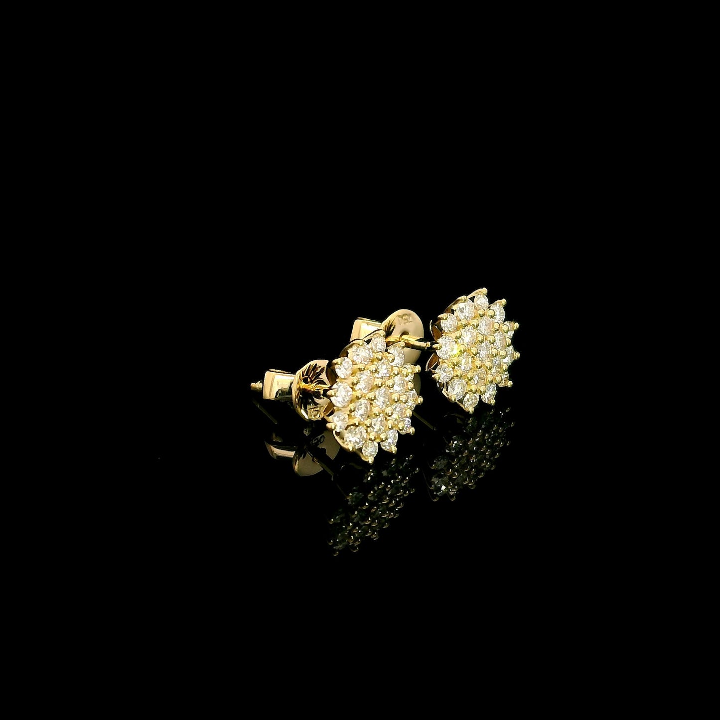 18K Yellow Gold Diamond Cluster Stud Earrings with 0.68 Carat Natural Diamonds
