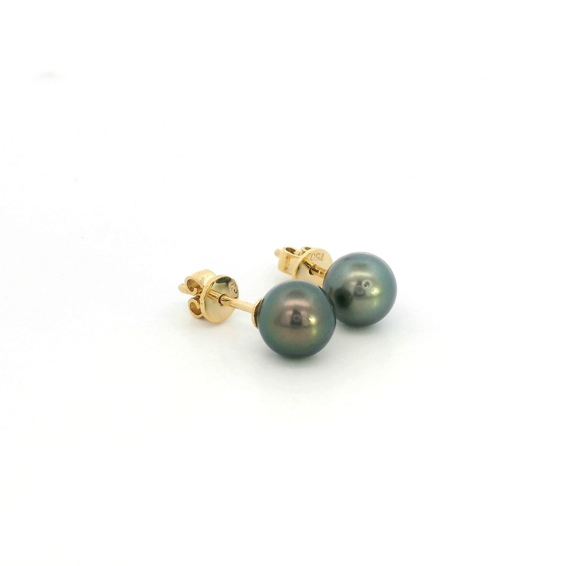 Tahitian black pearl stud earrings in 18K yellow gold with 7 x 7.5 mm pearls
