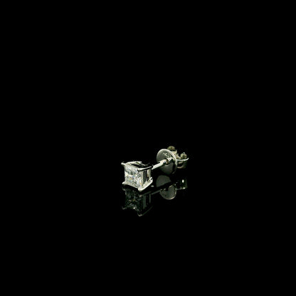 Single princess cut diamond stud earring in 18K white gold with 0.29 carat natural diamond