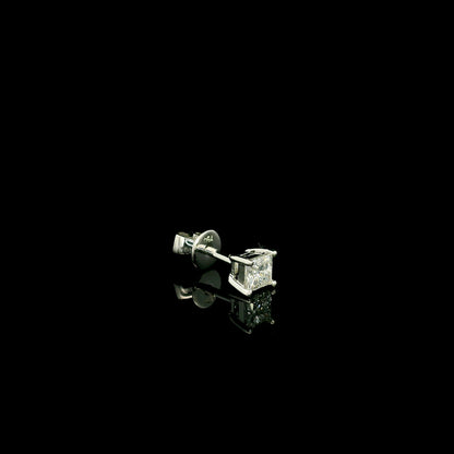 Single princess cut diamond stud earring in 18K white gold with 0.29 carat natural diamond