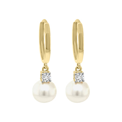 Pearl Dangling Earring Crafted In Yellow Gold