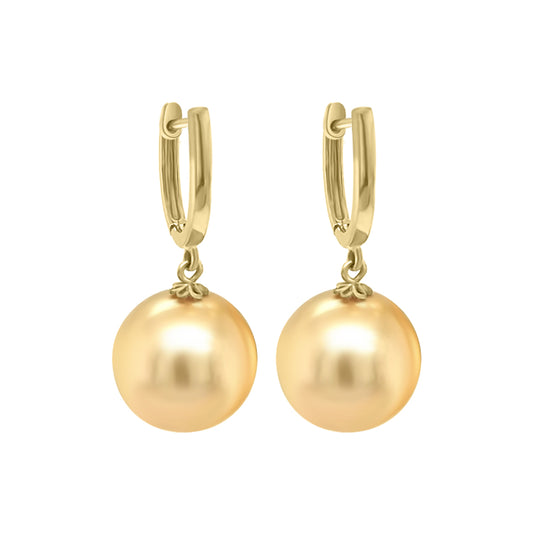Pearl Earrings In 18k Yellow Gold.