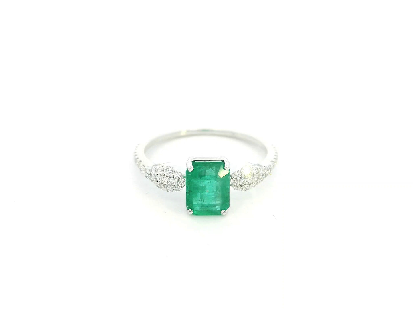 18K white gold emerald ring with 1.54 carat emerald and 0.28 carat diamond accents – Emirates Diamonds