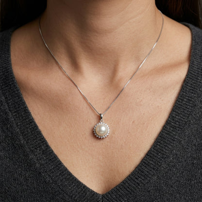 18K white gold pearl pendant with round diamond halo and 0.16 carat natural diamonds
