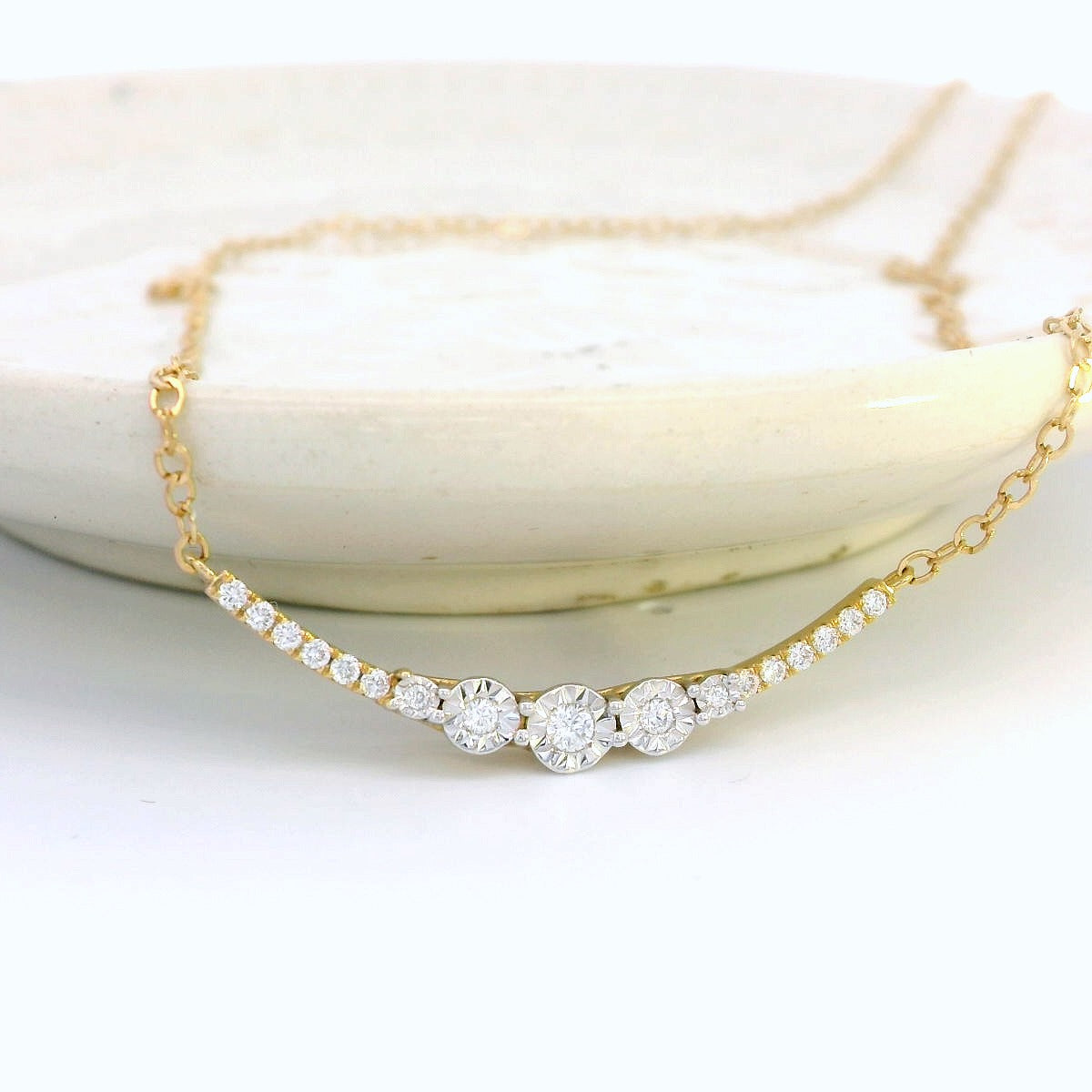 18K Gold Diamond Necklace with Miracle Plate Setting – 0.16 Carat Diamonds