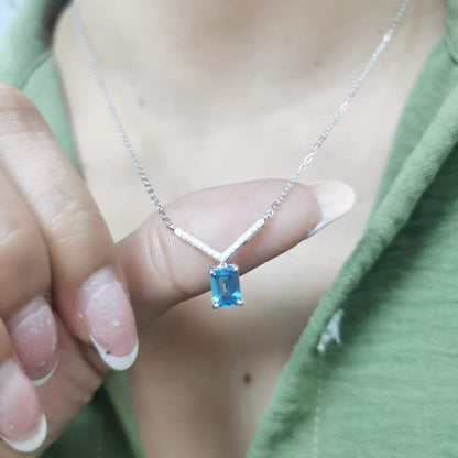 18K gold Blue Topaz necklace with 1.04 Ct emerald-cut Blue Topaz and 0.08 Ct diamonds, luxury gemstone necklace