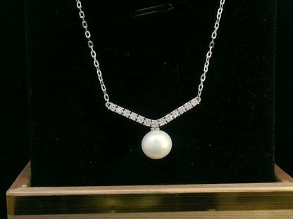 18K gold freshwater pearl necklace with 7x7.5MM pearl and 0.30 Ct diamonds, elegant pearl pendant jewelry