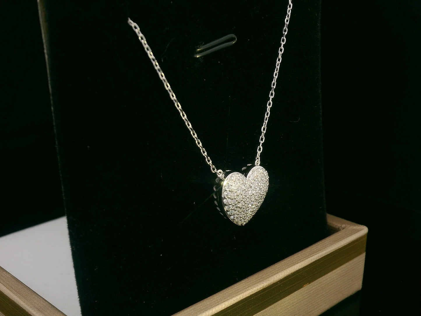 18K Gold Diamond Heart Necklace – 0.43 Carat Pavé Pendant