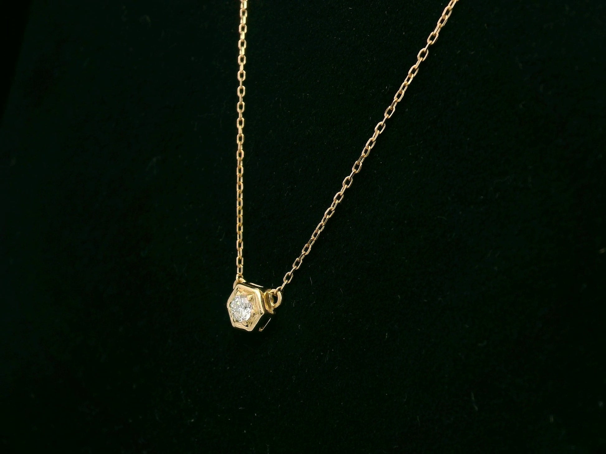 0.09 Carat Diamond Solitaire Hexagon Pendant Necklace in 18K Yellow Gold, Minimalist Luxury Jewelry