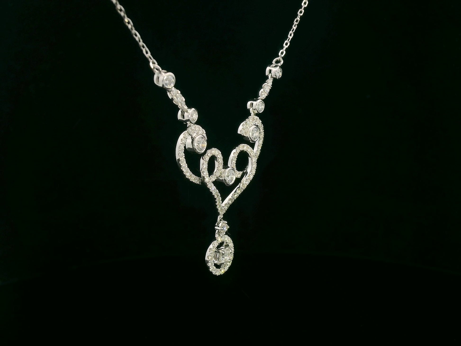 18K white gold diamond statement necklace featuring 1.40ct brilliant-cut diamonds – Emirates Diamonds