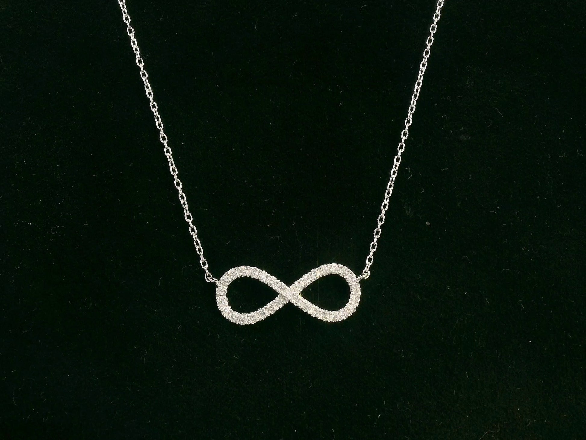 18K white gold infinity necklace with pavé-set natural diamonds – Emirates Diamonds