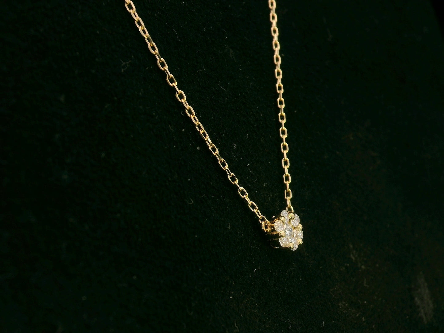 18K yellow gold diamond cluster necklace with round brilliant diamonds, total diamond weight 0.09 carat – Emirates Diamonds