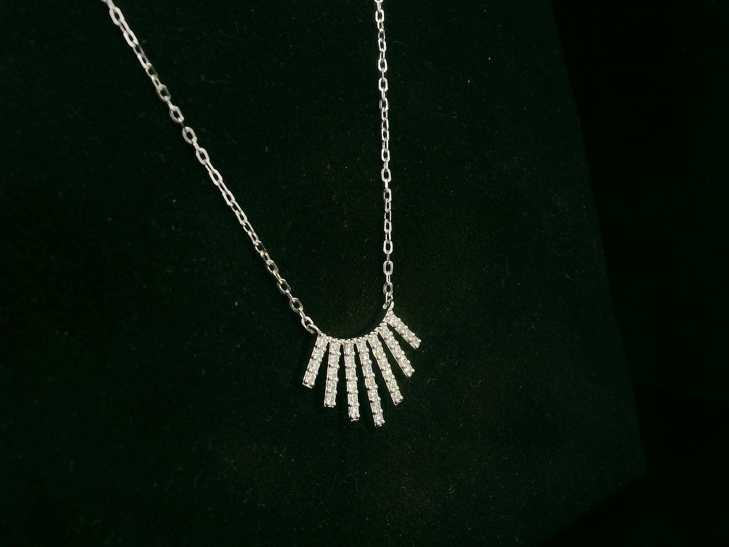 18K white gold diamond pendant necklace with pavé diamonds, total diamond weight 0.34 carat – Emirates Diamonds