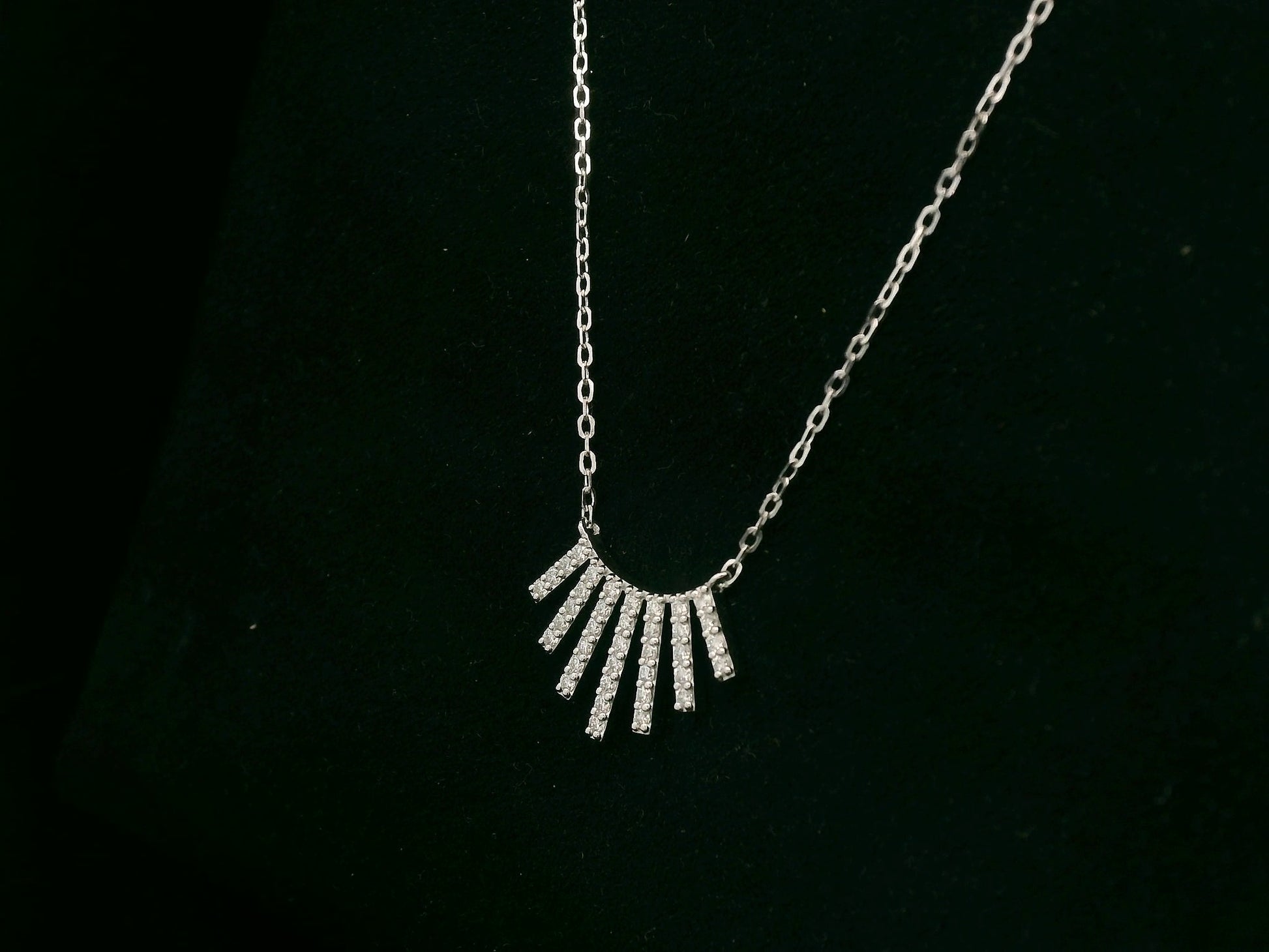 18K white gold diamond pendant necklace with pavé diamonds, total diamond weight 0.34 carat – Emirates Diamonds