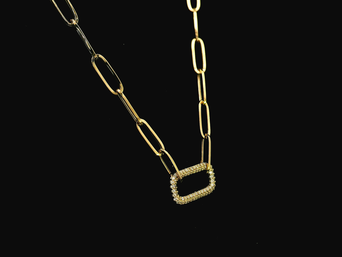 Diamond open link necklace in 18K yellow gold with pavé diamond elongated link – Emirates Diamonds