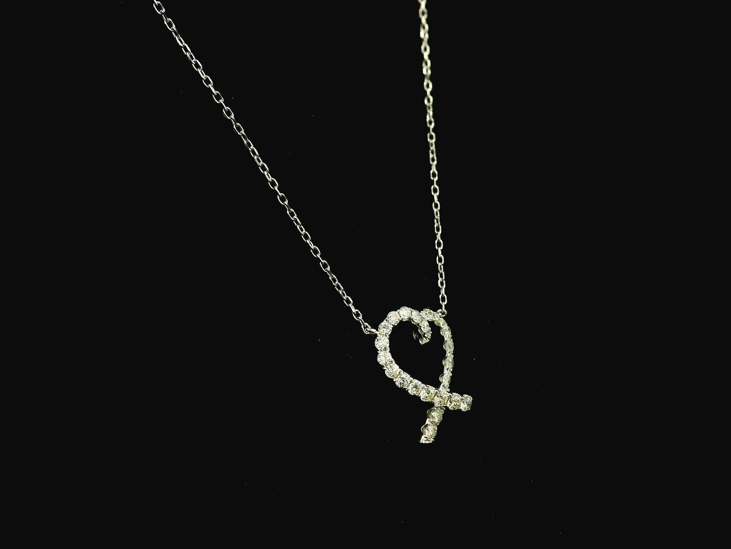 Diamond open heart pendant necklace in 18K white gold