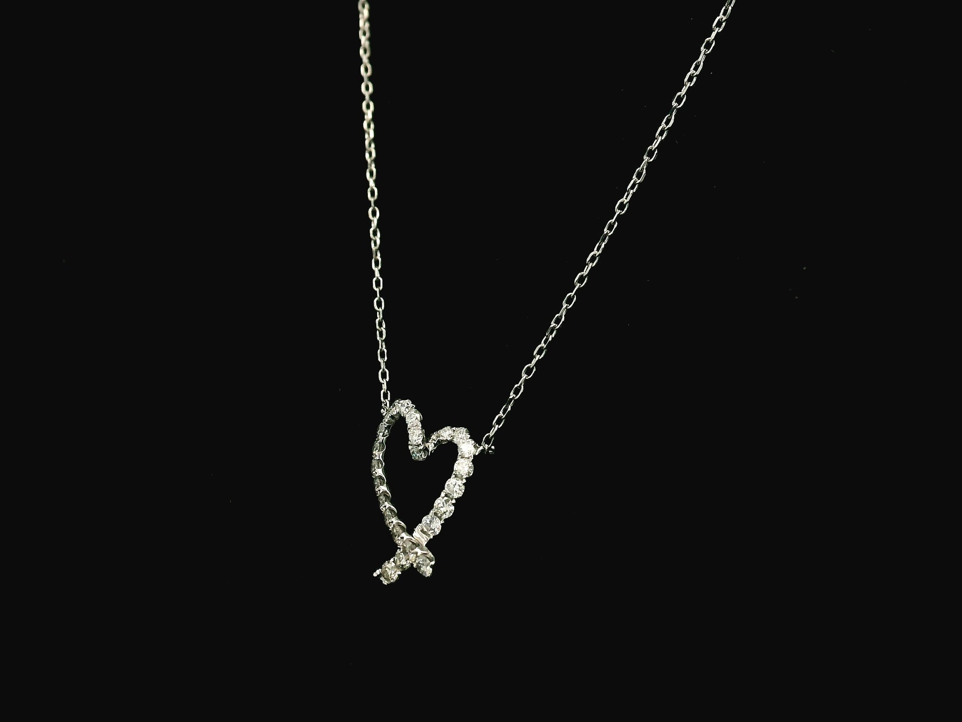 Diamond open heart pendant necklace in 18K white gold