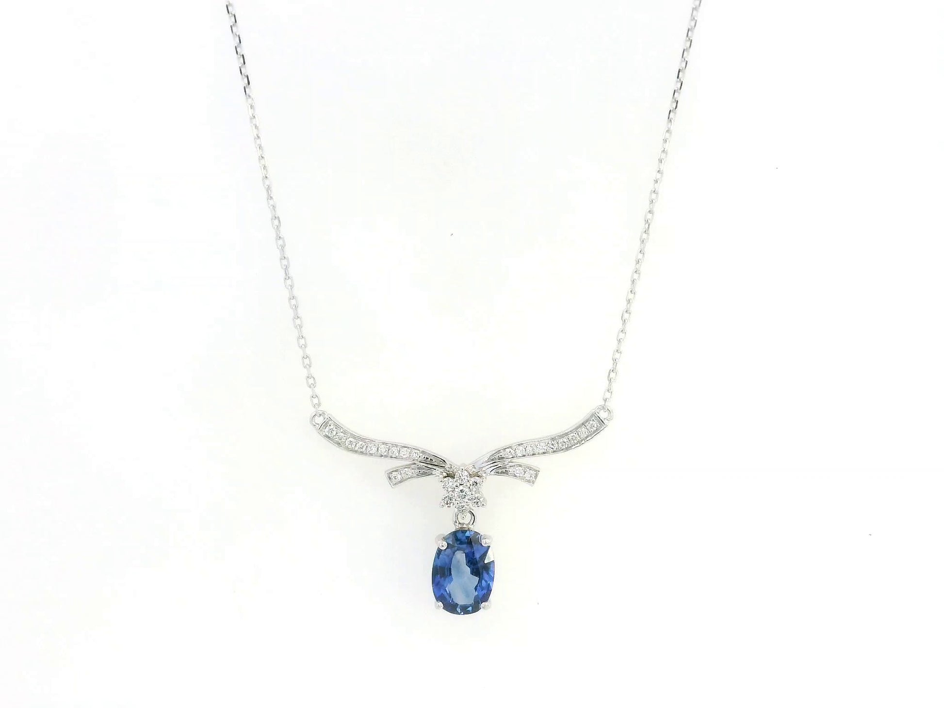 18K white gold blue sapphire diamond necklace 0.98 carat oval sapphire with diamond accents – Emirates Diamonds
