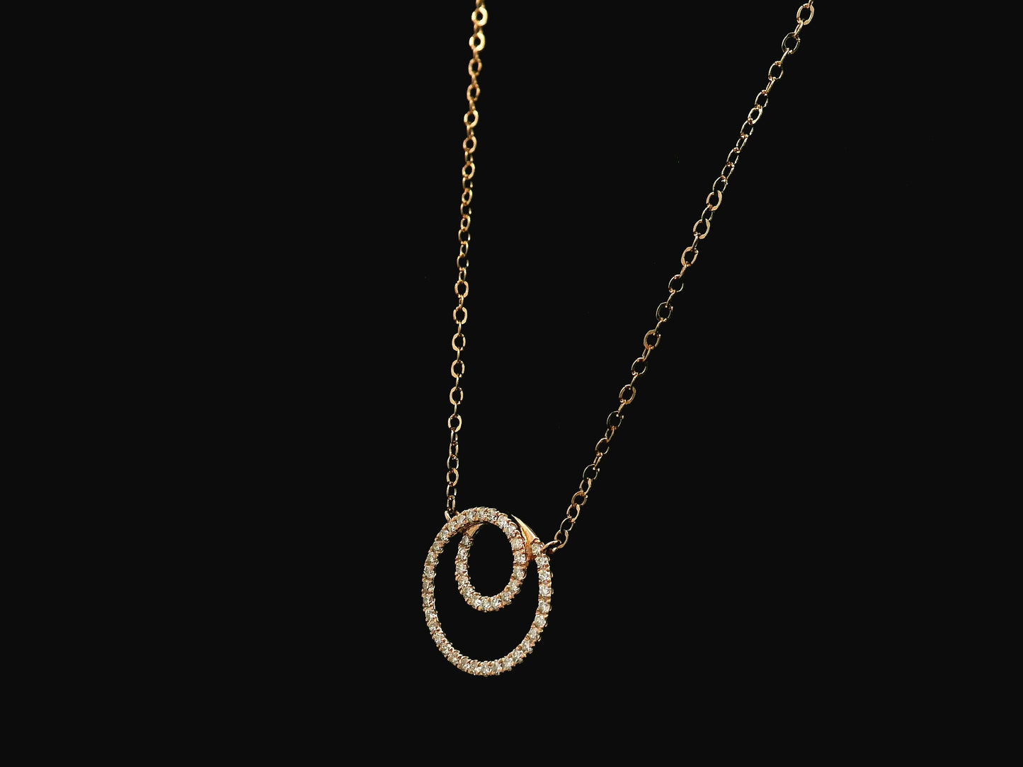Diamond double circle pendant necklace in 18K rose gold with 0.41 carat natural diamonds