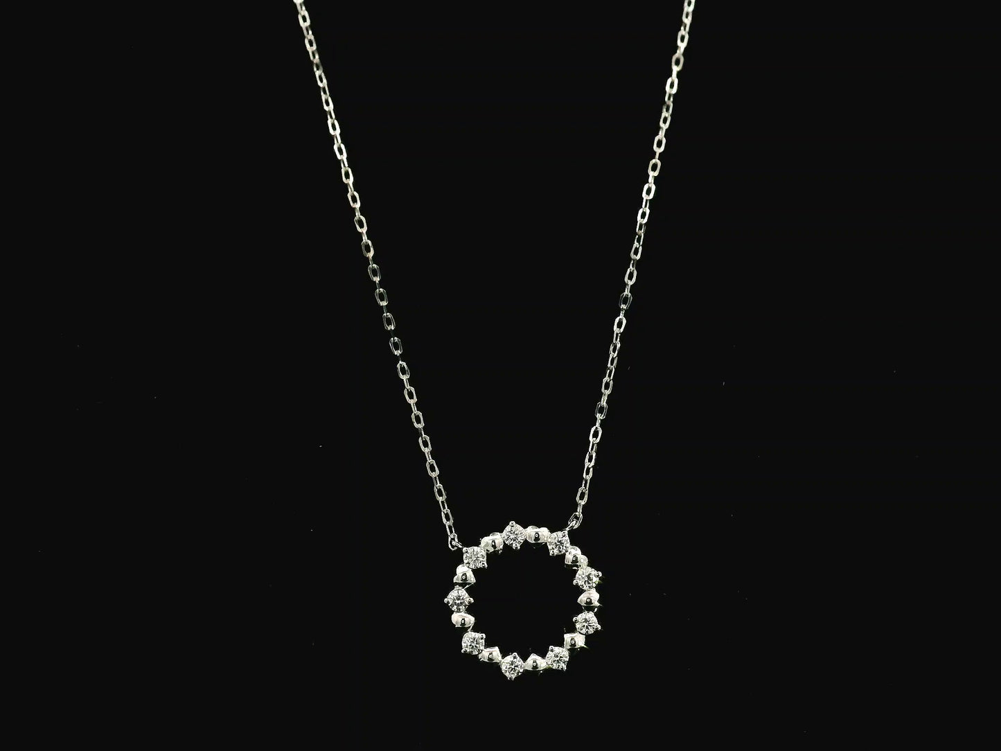 Diamond circle pendant necklace in 18K white gold with 0.33 carat natural diamonds