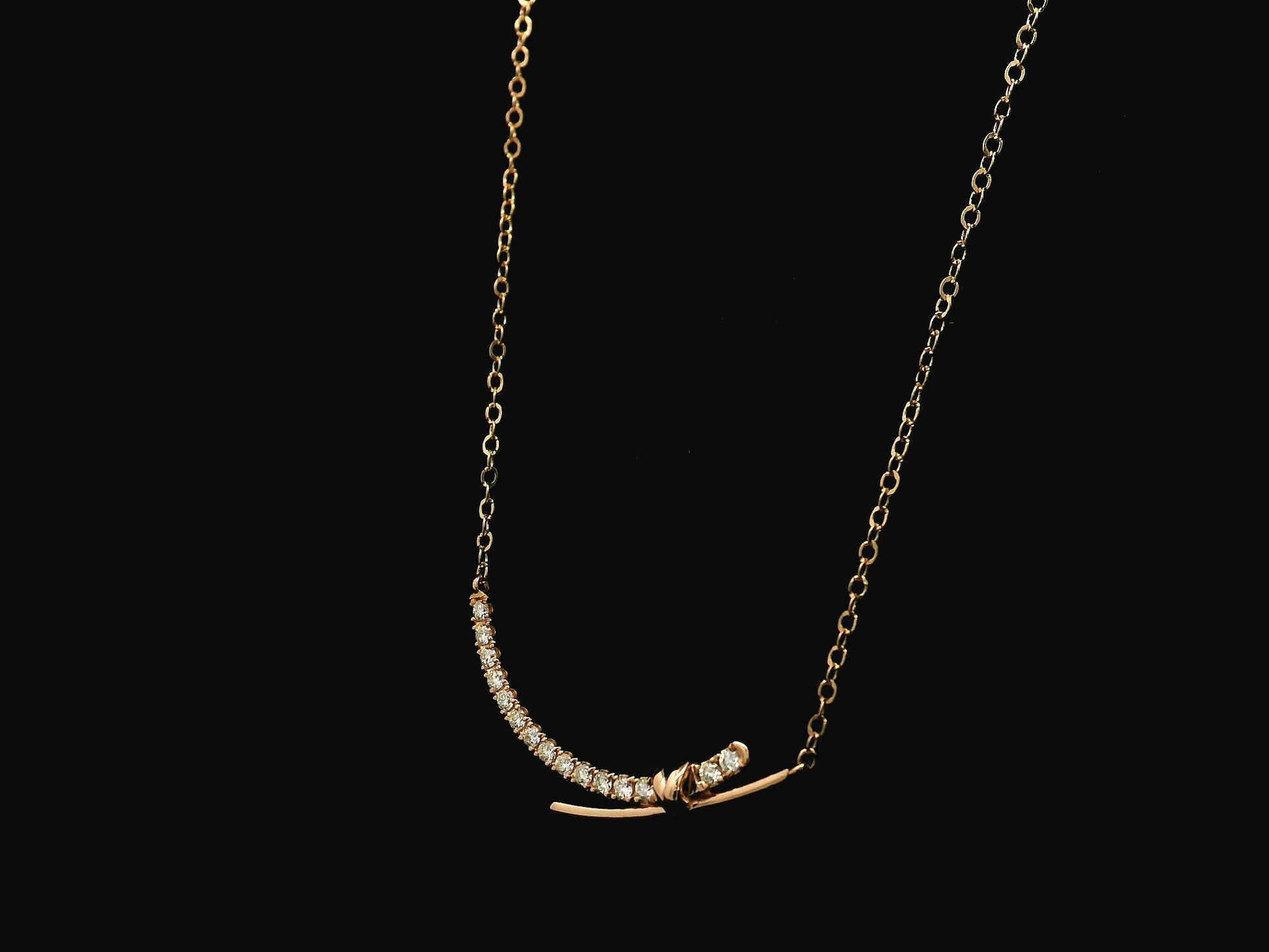 Diamond bar necklace in 18K rose gold featuring 0.35 carat natural diamonds