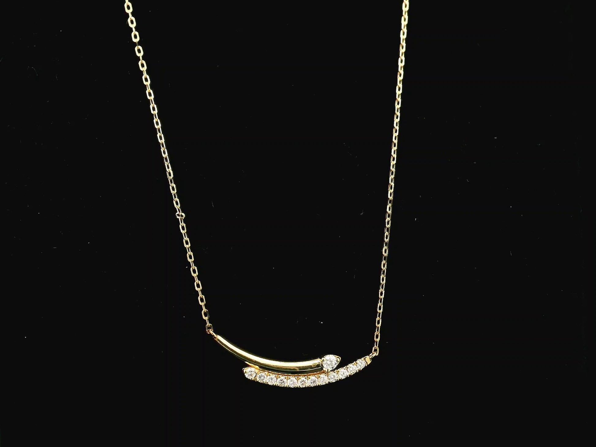 Diamond curve necklace in 18K yellow gold with 0.43 carat natural diamonds