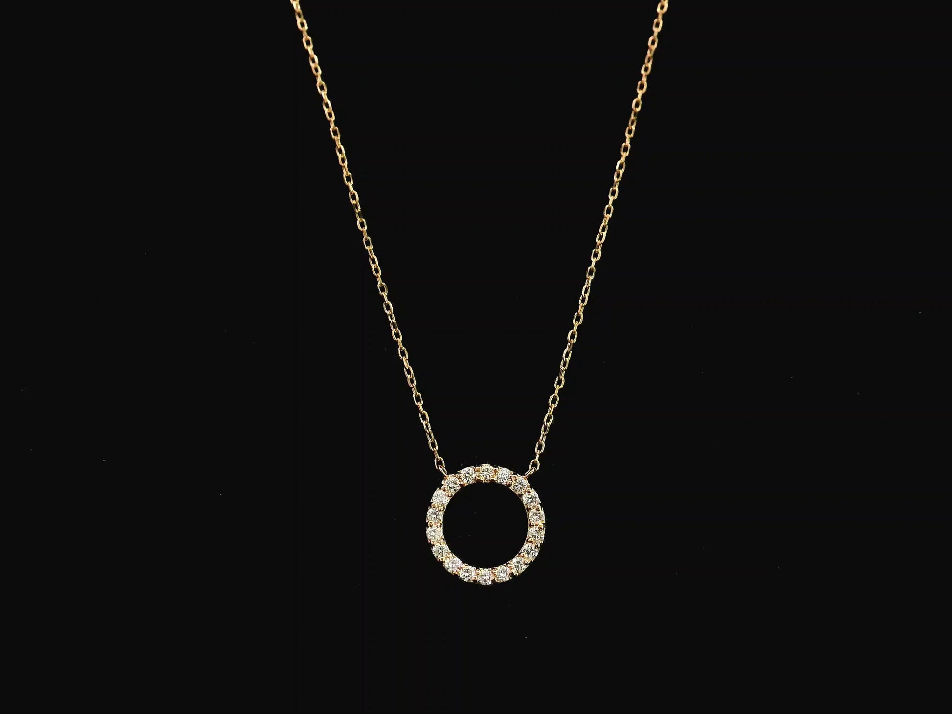 Diamond circle pendant necklace in 18K rose gold with 0.22 carat natural diamonds