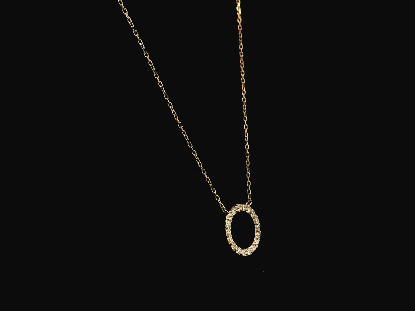 Diamond circle pendant necklace in 18K rose gold with 0.22 carat natural diamonds