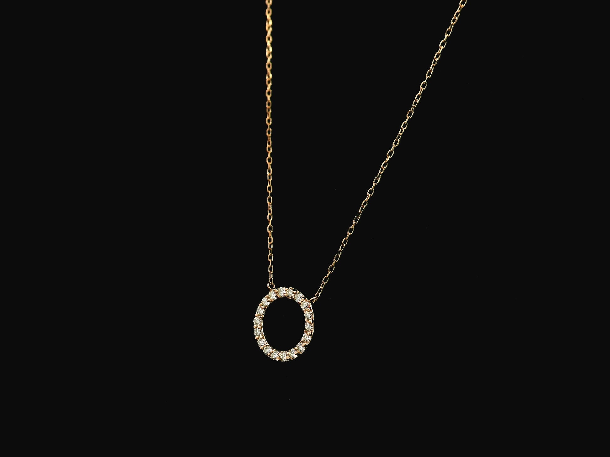 Diamond circle pendant necklace in 18K rose gold with 0.22 carat natural diamonds