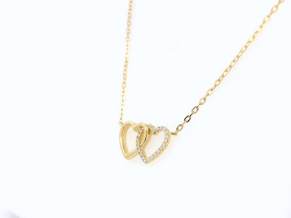 18K Gold Interlinked Hearts Necklace with Diamonds – Elegant Symbol of Love