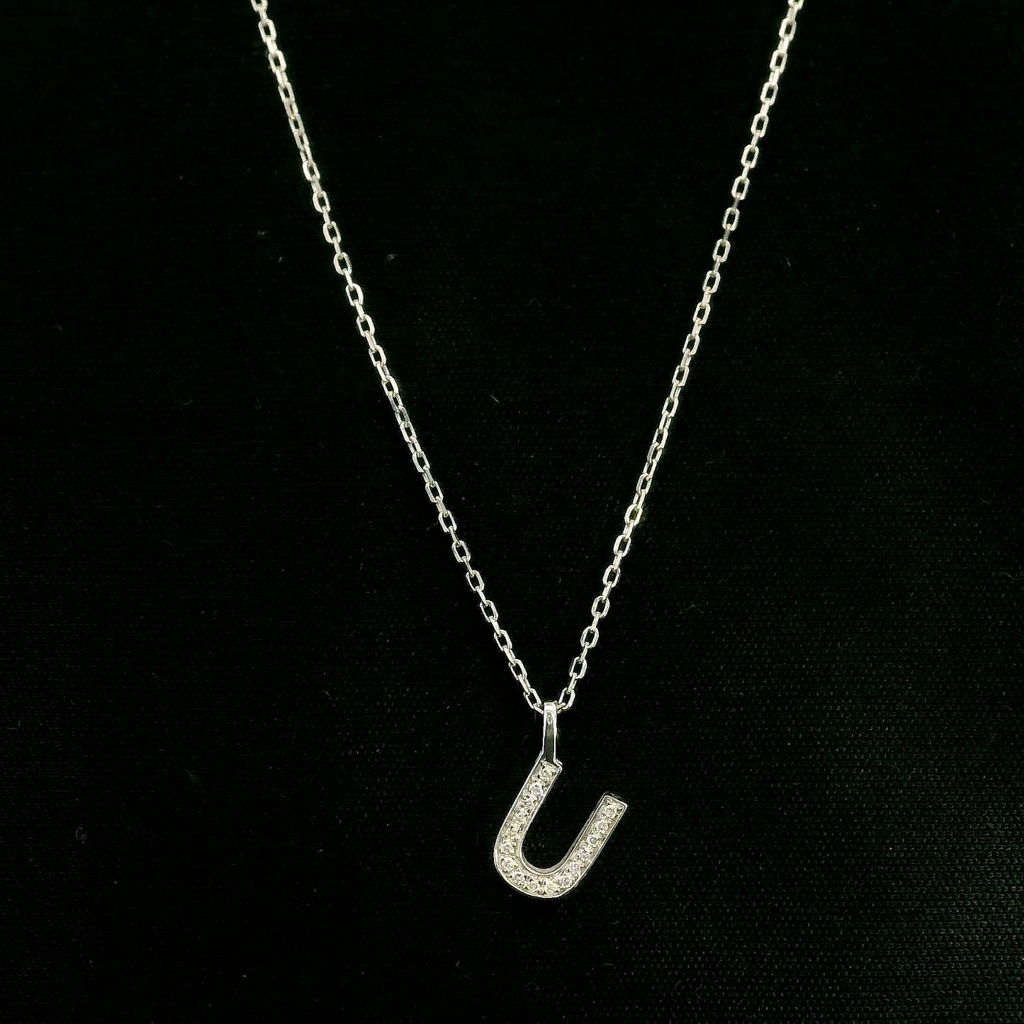 Diamond Initial U Alphabet Pendant In 18k Gold