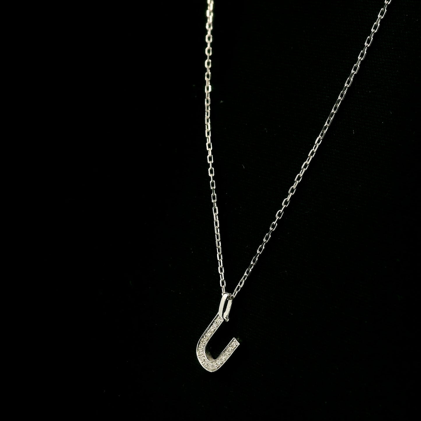 Diamond Initial U Alphabet Pendant In 18k Gold
