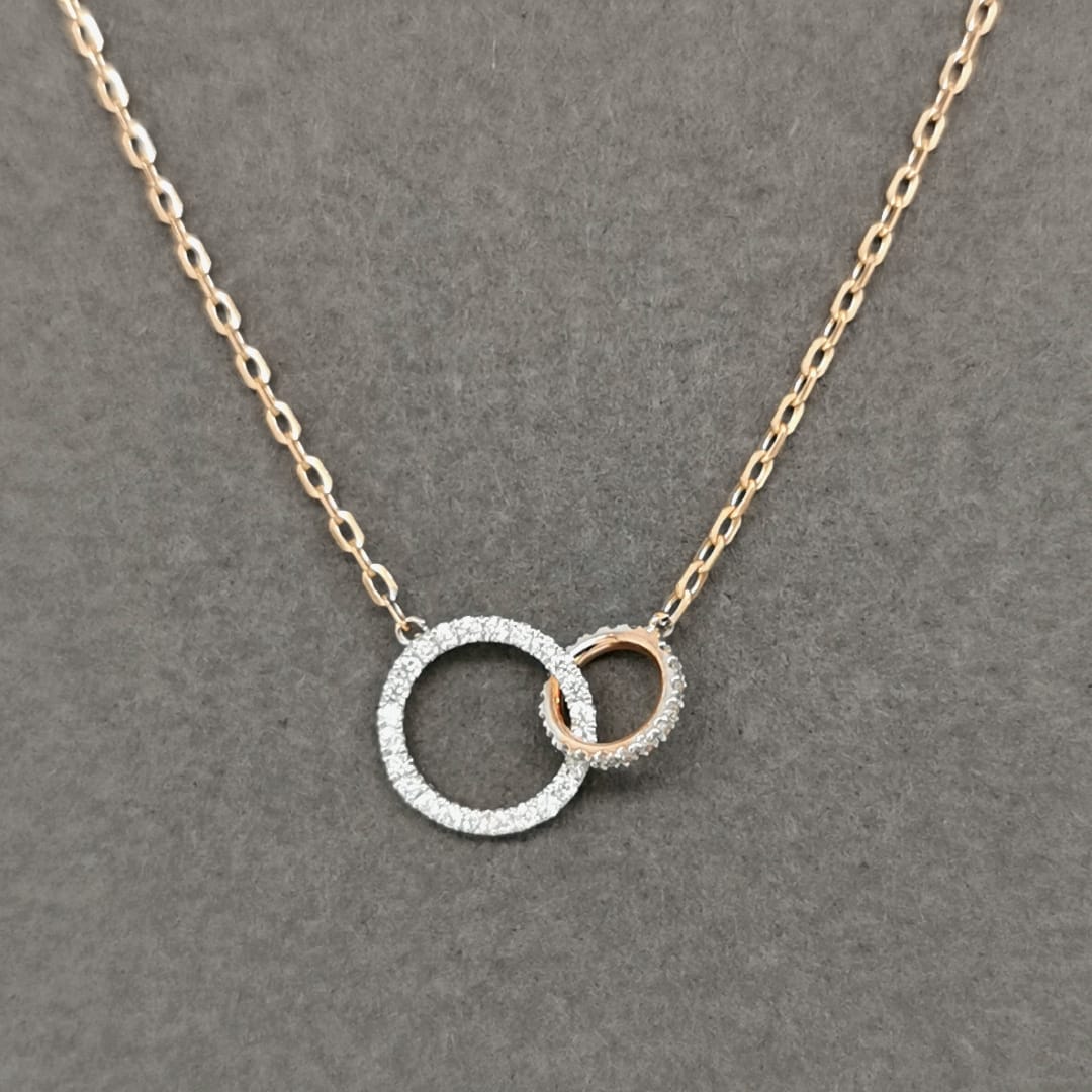 Interlinked Diamond Circles Necklace In 18k Rose Gold.