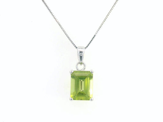 Luxury 18K white gold Peridot pendant, 1.66-carat vibrant green gemstone, elegant fine jewelry gift.