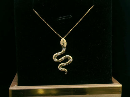 18K Gold Snake Pendant with 0.08 ct Diamonds – Unique Serpent Necklace Charm