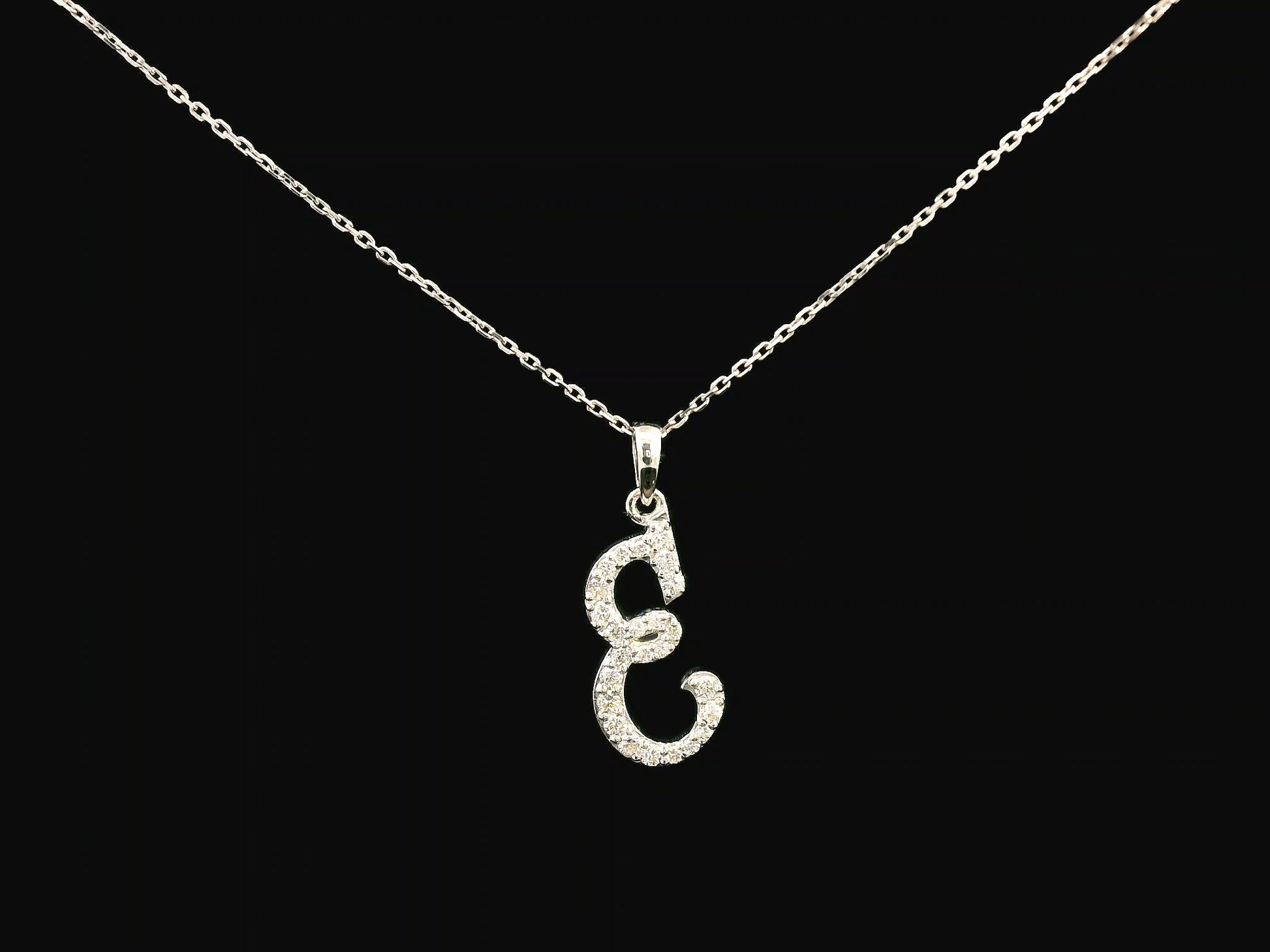 18K gold diamond initial pendant featuring 0.21 carats of brilliant diamonds, personalized letter necklace, luxury monogram jewelry gift.