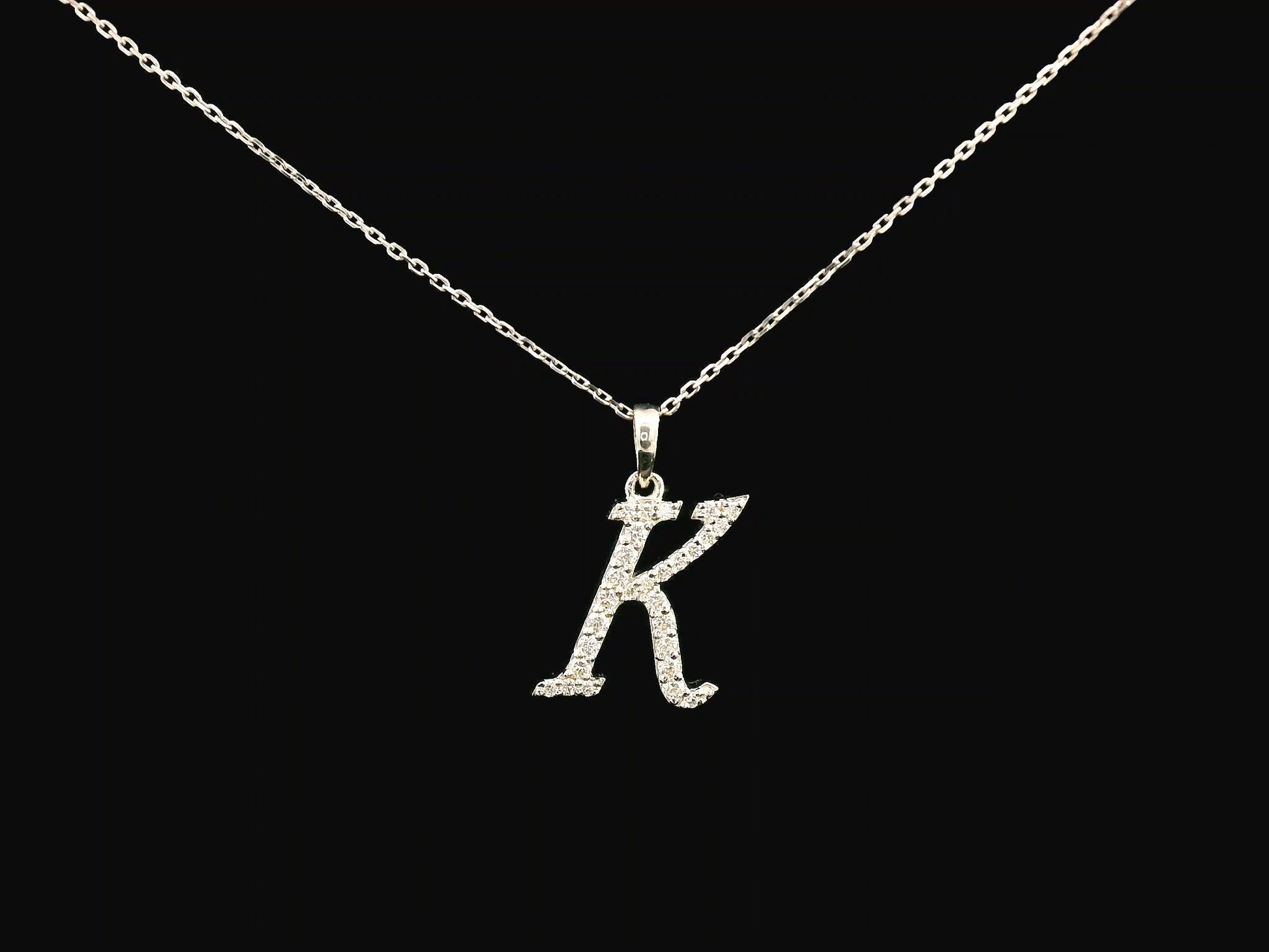 18K gold diamond initial pendant featuring 0.20 carats of brilliant diamonds, personalized letter necklace, luxury monogram jewelry gift.