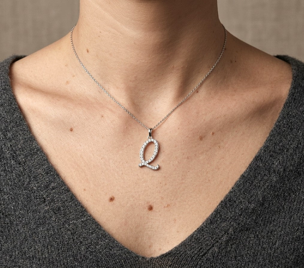 Diamond Initial Q Alphabet Pendant In 18k Gold