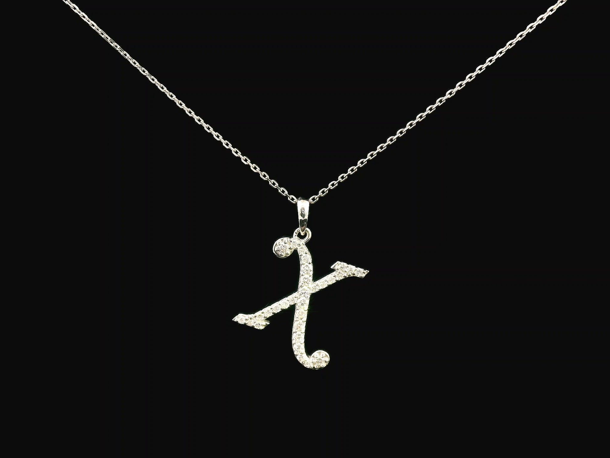 18K gold diamond initial pendant featuring 0.24 carats of brilliant diamonds, personalized letter necklace, luxury monogram jewelry gift.