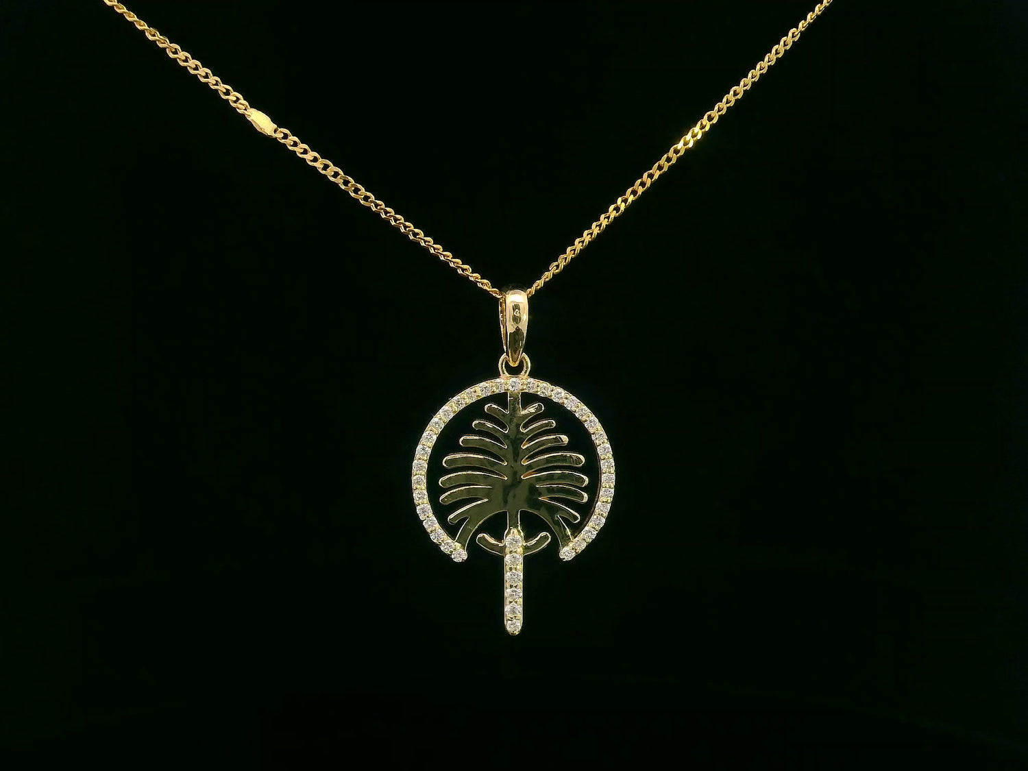 18K Yellow Gold Palm Jumeirah Pendant with 0.20ct Diamonds – Dubai-inspired jewelry design

