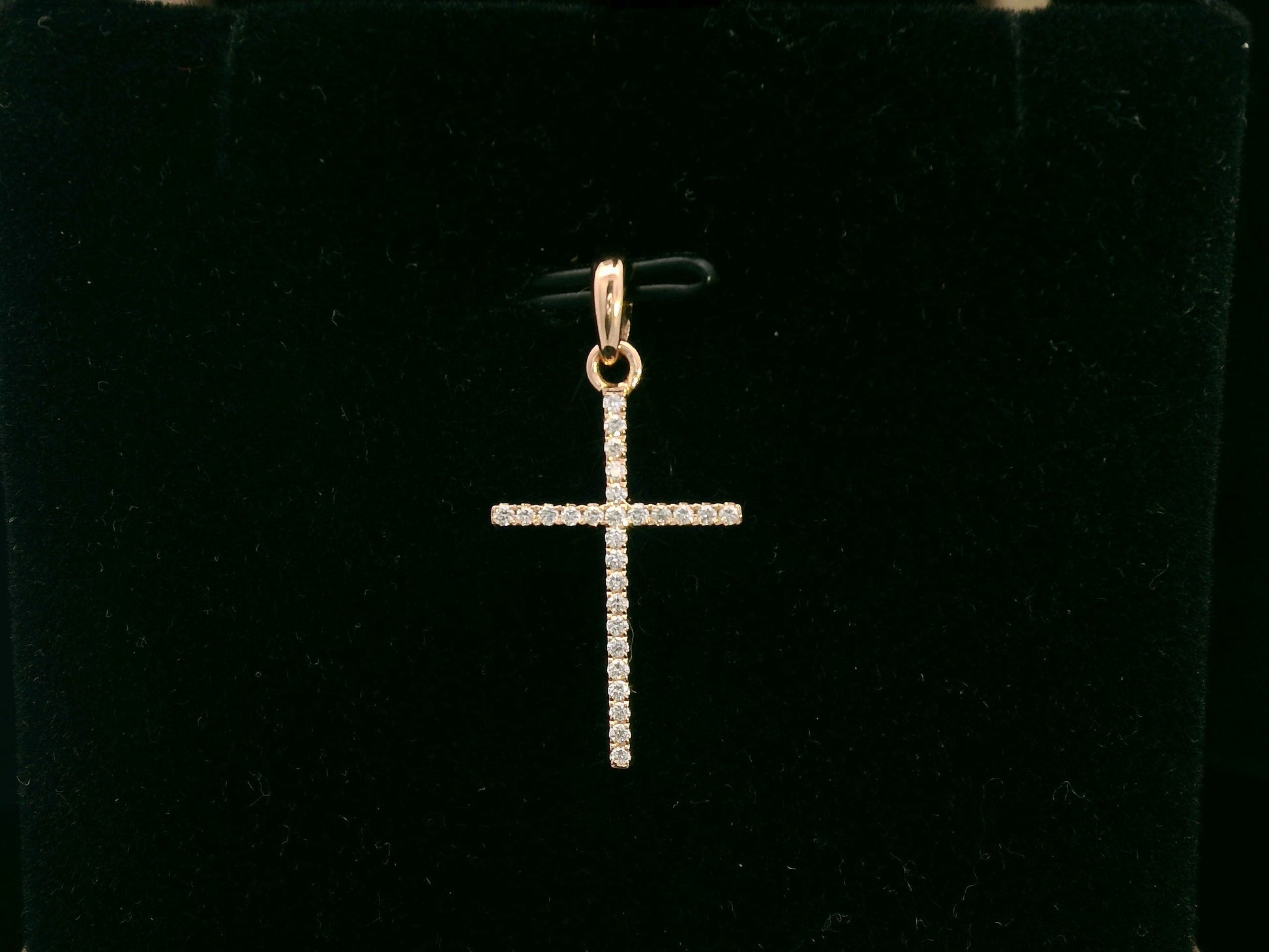 18K gold cross pendant with 0.13 carat round diamonds – faith jewelry necklace