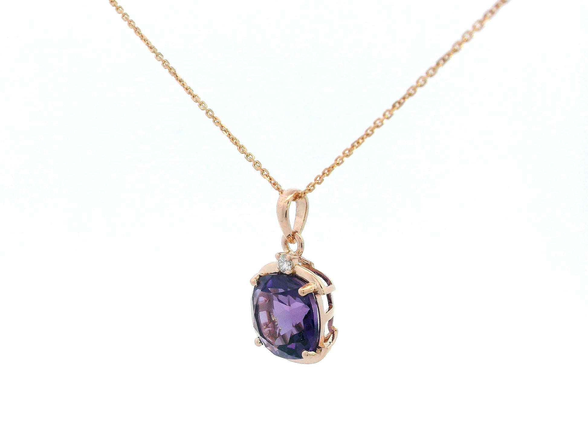 18K rose gold amethyst pendant with cushion-cut 3.66ct amethyst and 0.05ct diamonds.