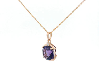 18K rose gold amethyst pendant with cushion-cut 3.66ct amethyst and 0.05ct diamonds.