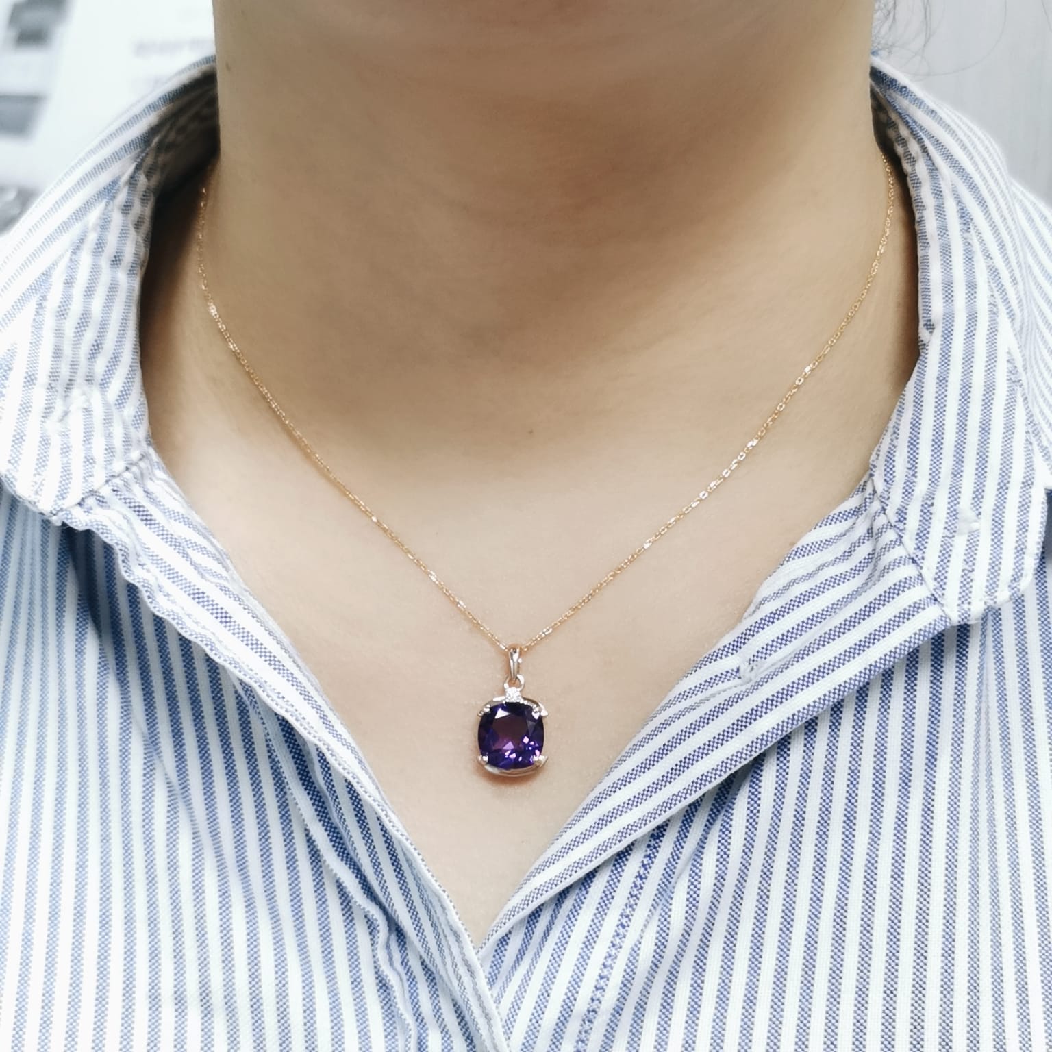 18K rose gold amethyst pendant with cushion-cut 3.66ct amethyst and 0.05ct diamonds.