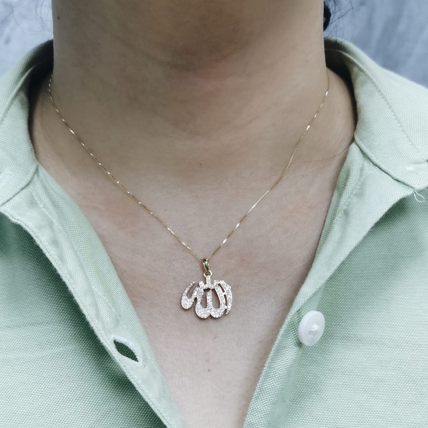 Luxury Islamic jewelry in 18K gold and diamonds