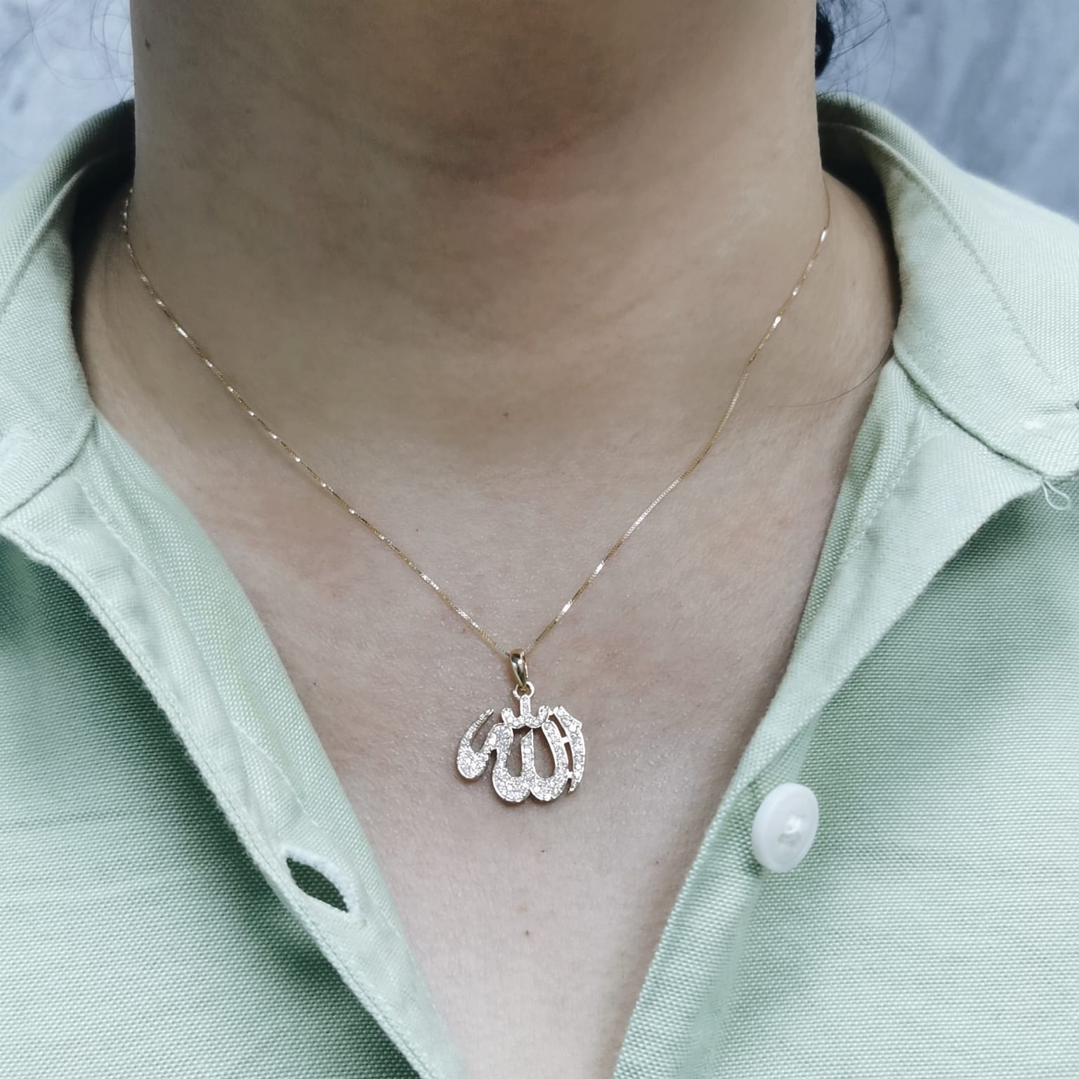Luxury Islamic jewelry in 18K gold and diamonds