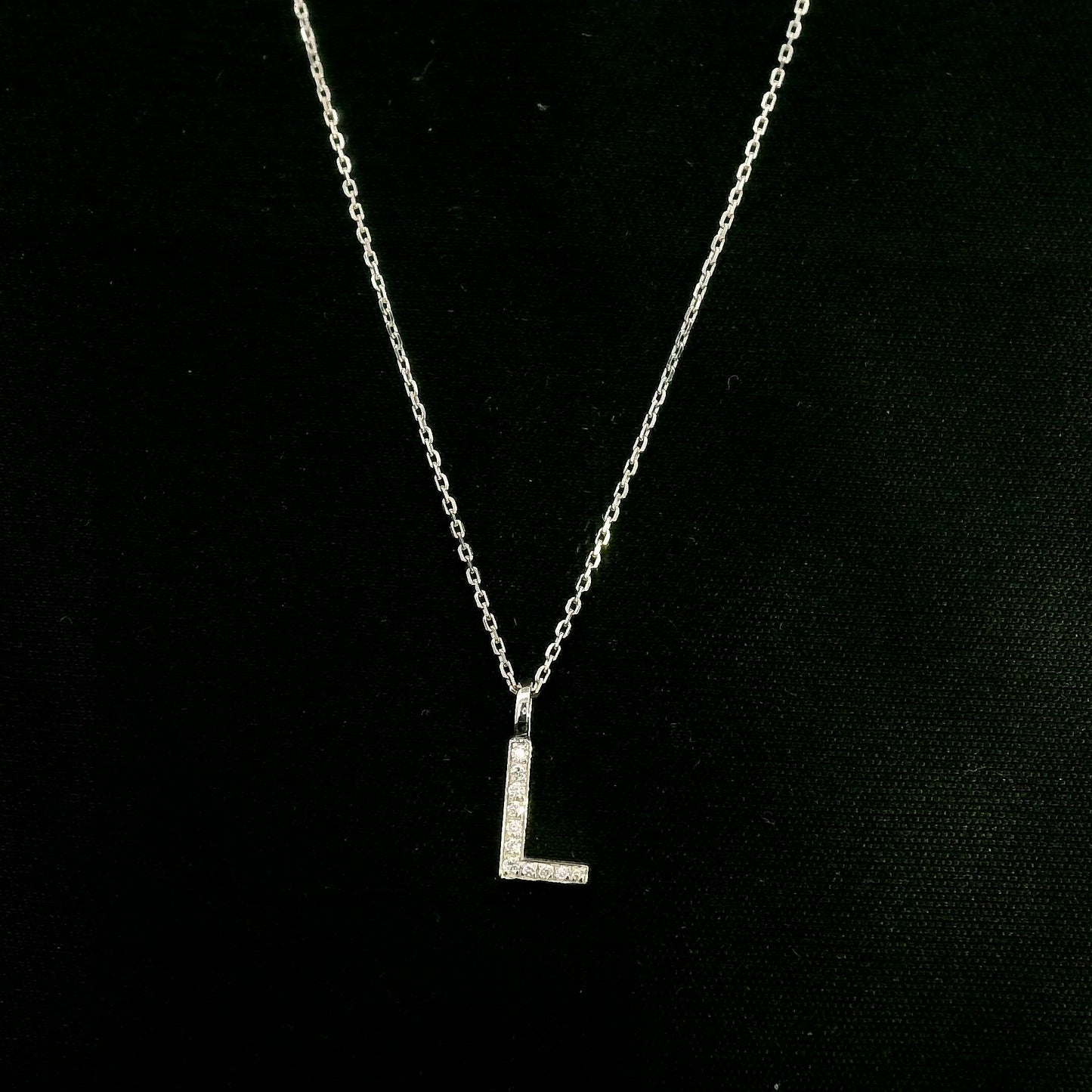 Diamond Initial L Alphabet Pendant In 18k Gold