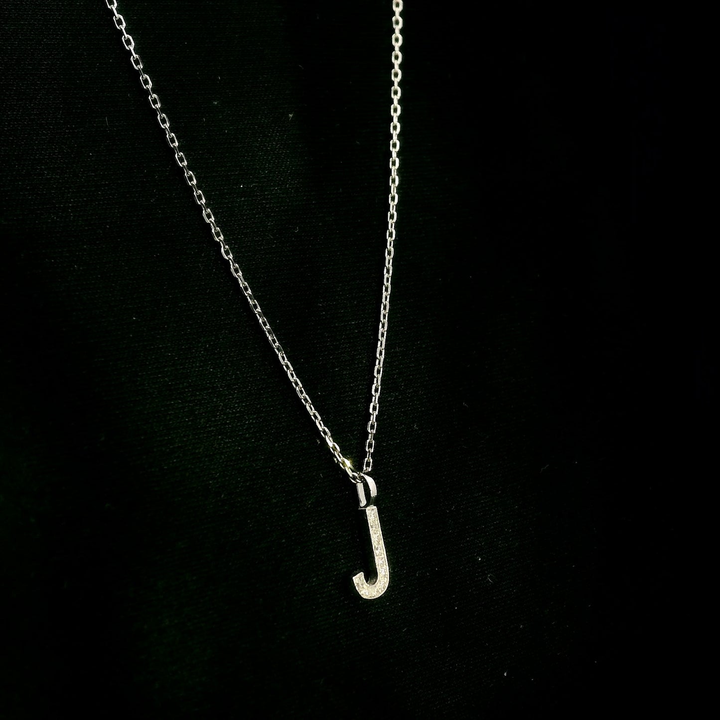 Diamond Initial J Alphabet Pendant In 18k Gold