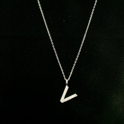 Diamond Initial V Alphabet Pendant In 18k Gold